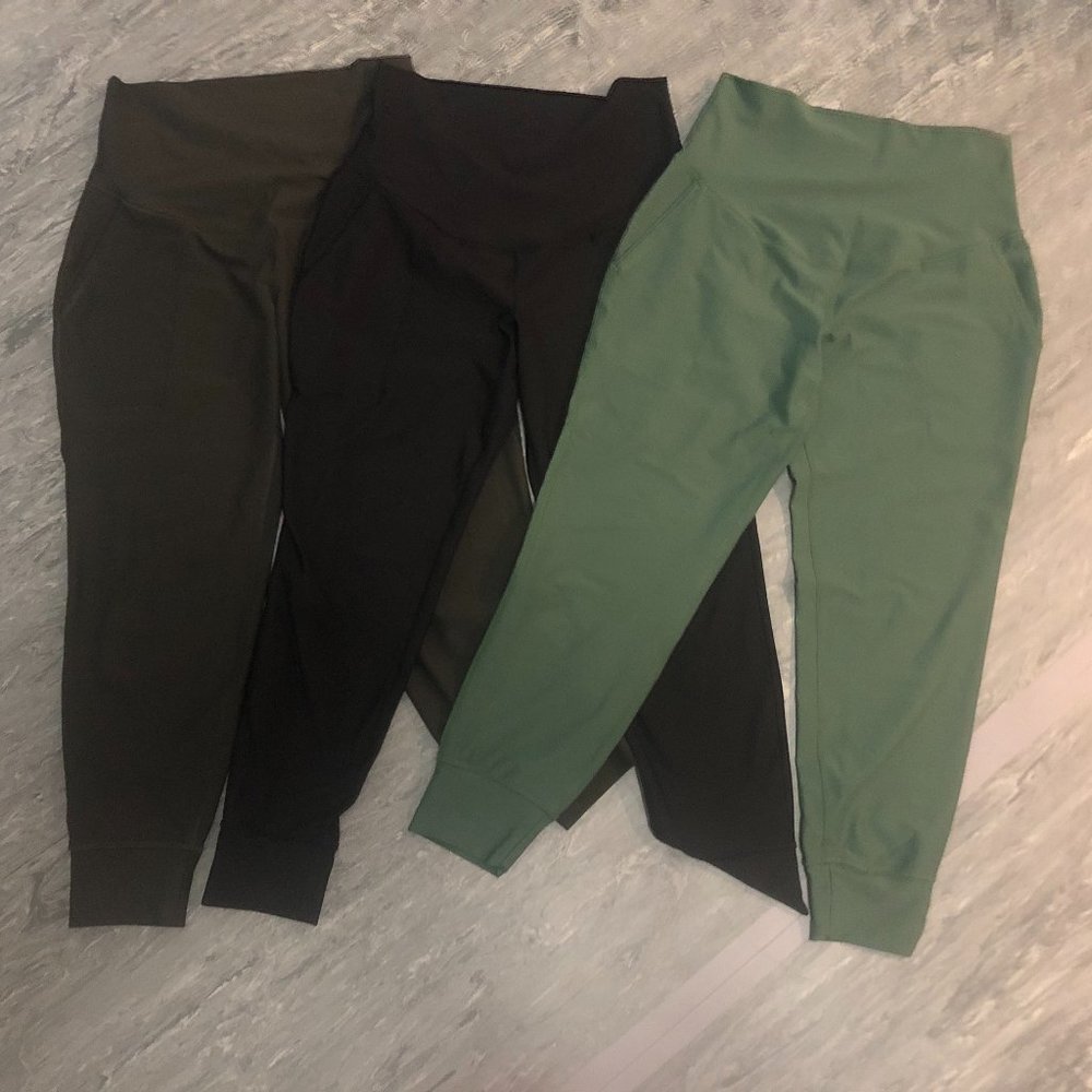 Old Navy Maternity High-Waisted PowerSoft 7/8-Length Jogger Pants Medium